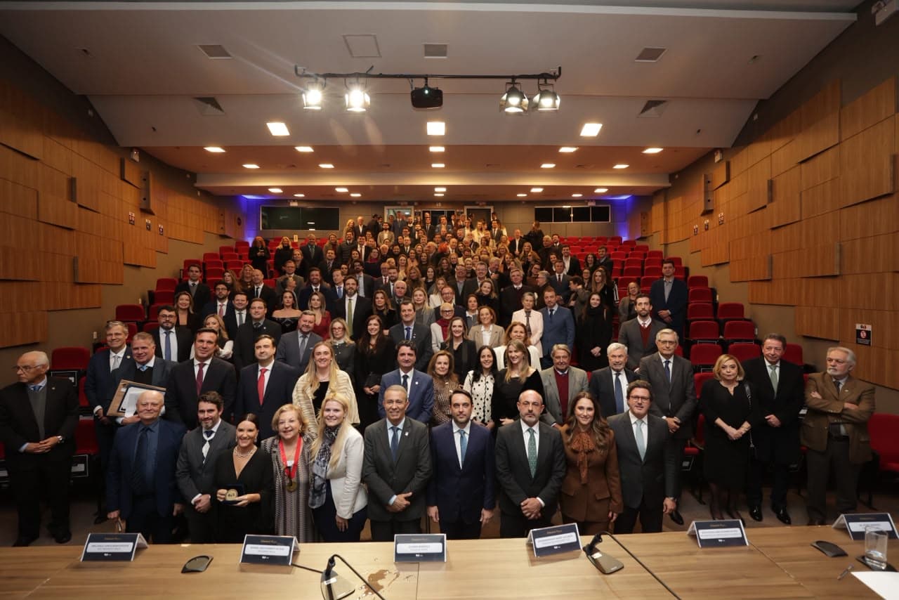 OAB/SC celebra Dia da Advocacia com homenagens a trajetória de advogados catarinenses