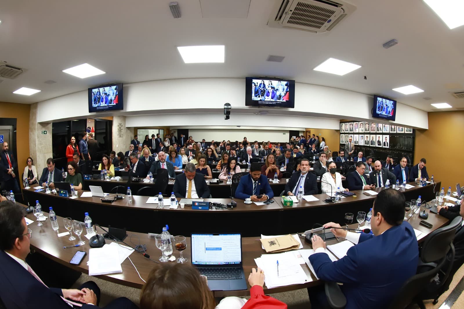 OAB/SC reitera ao CFOAB posição para investigação e afastamento do ministro do STF, Alexandre de Moraes